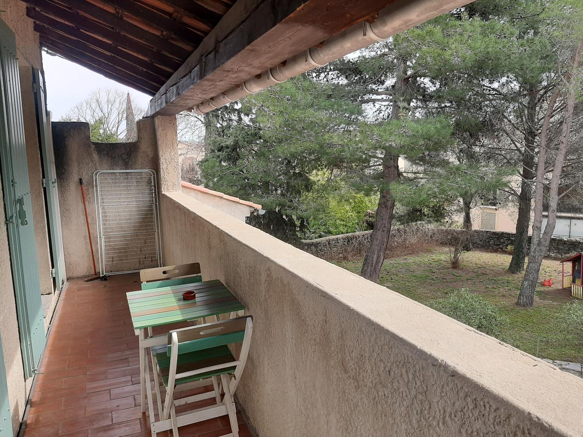 Apartment Avec Grand Jardin Et Parking,